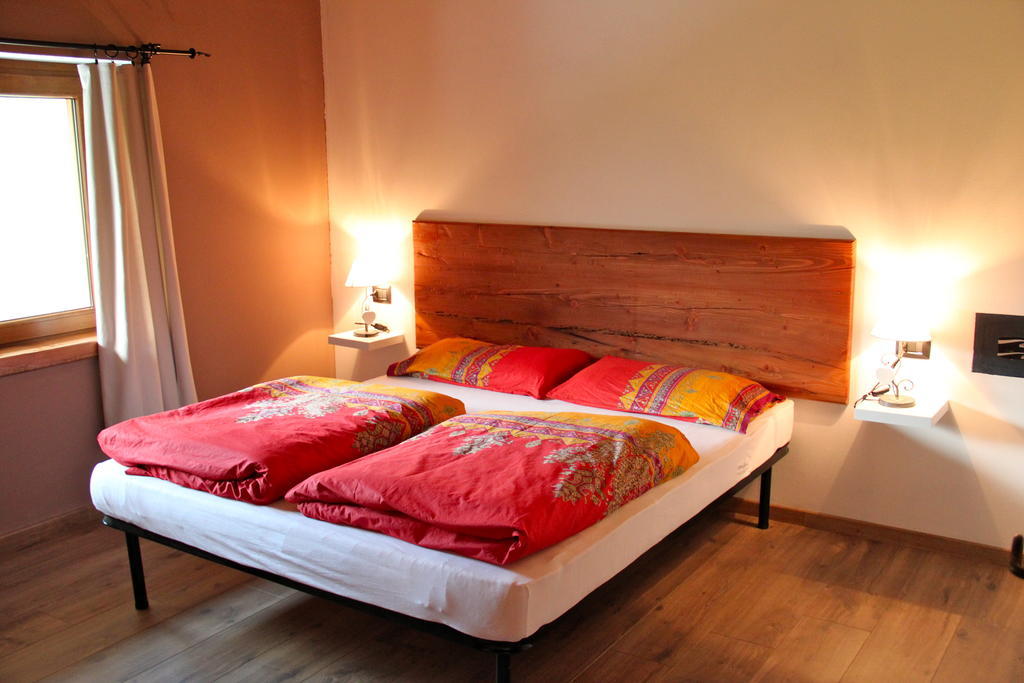 Mortirolo Bed & Breakfast Mazzo di Valtellina Ruang foto